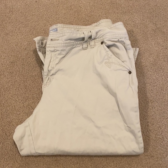 Women’s tan capris pants - Picture 3 of 3